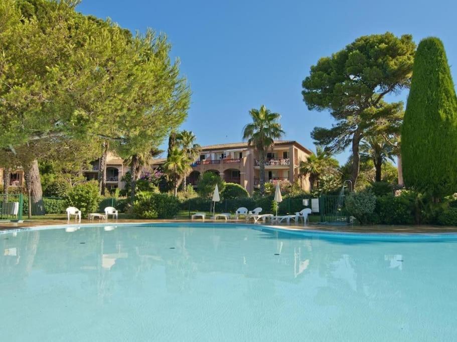 Superbe Appartement 50M De La Plage En Bord De Mer Hyeres Exterior photo