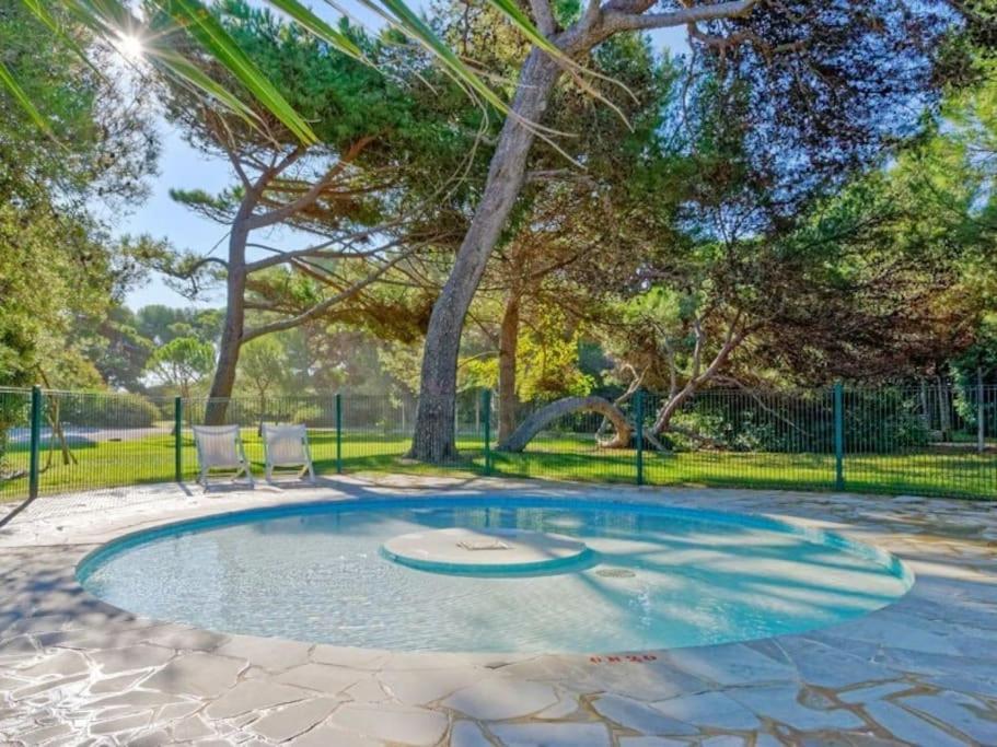 Superbe Appartement 50M De La Plage En Bord De Mer Hyeres Exterior photo